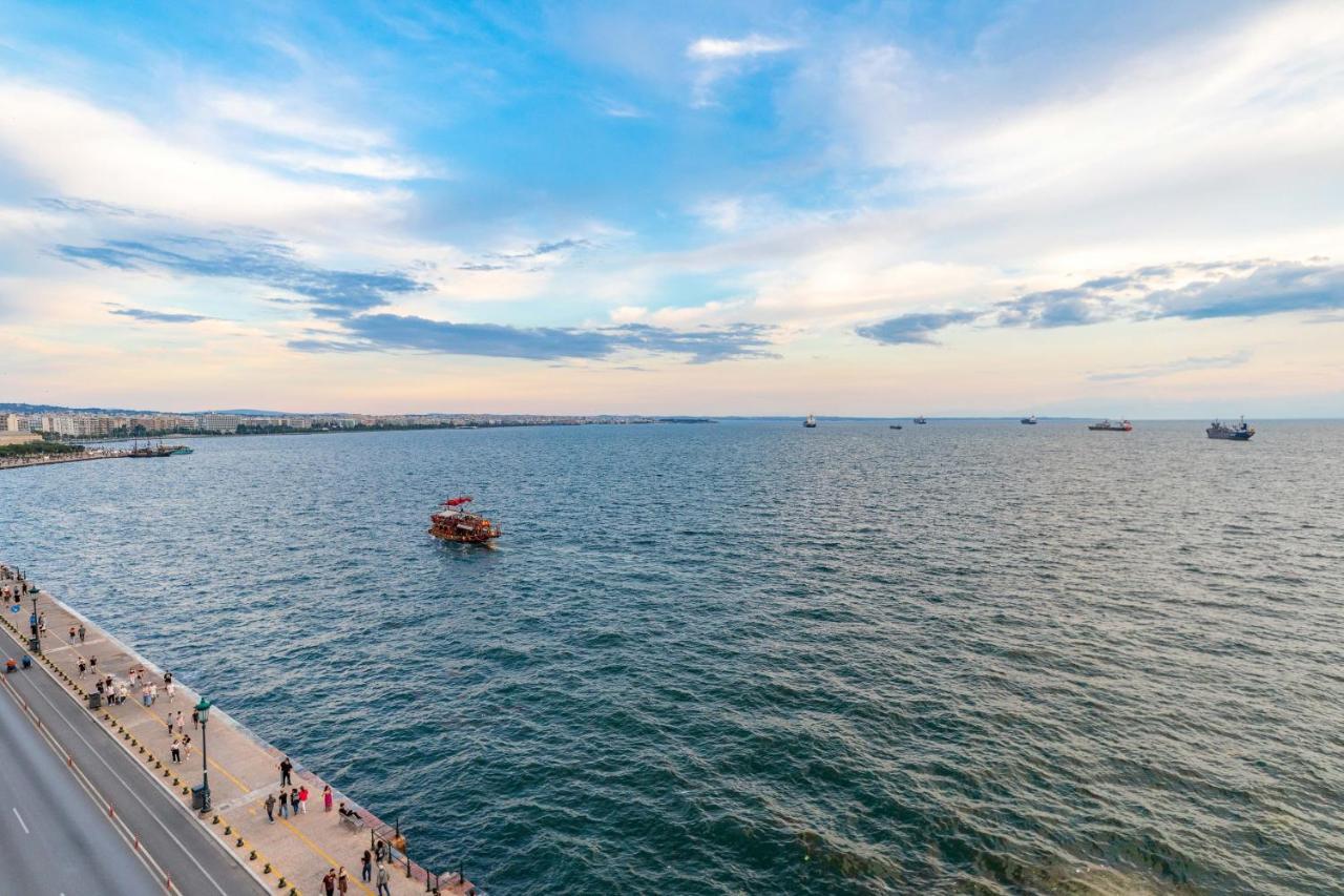Iconic Salonica Suite Seafront מראה חיצוני תמונה