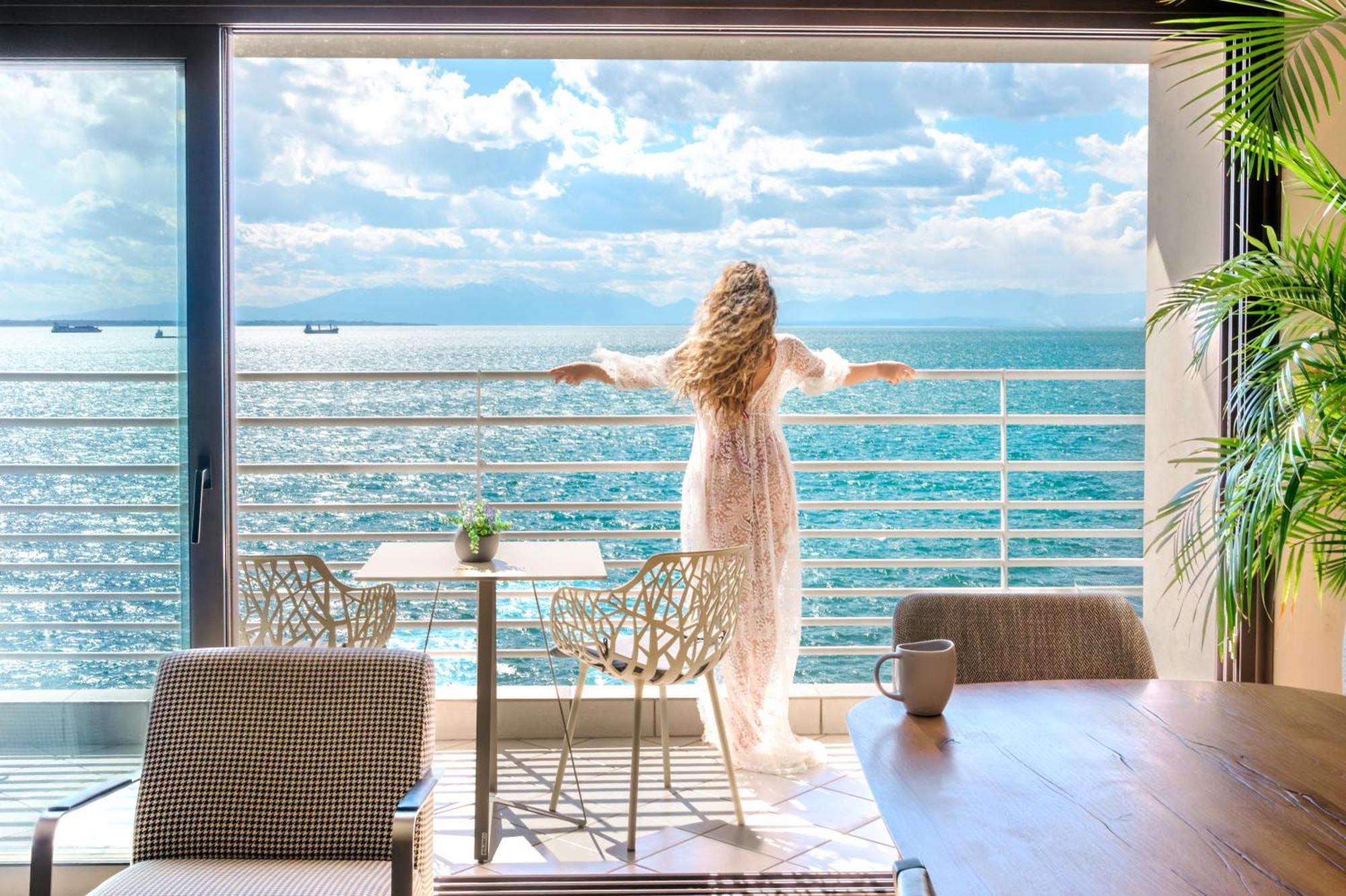 Iconic Salonica Suite Seafront מראה חיצוני תמונה